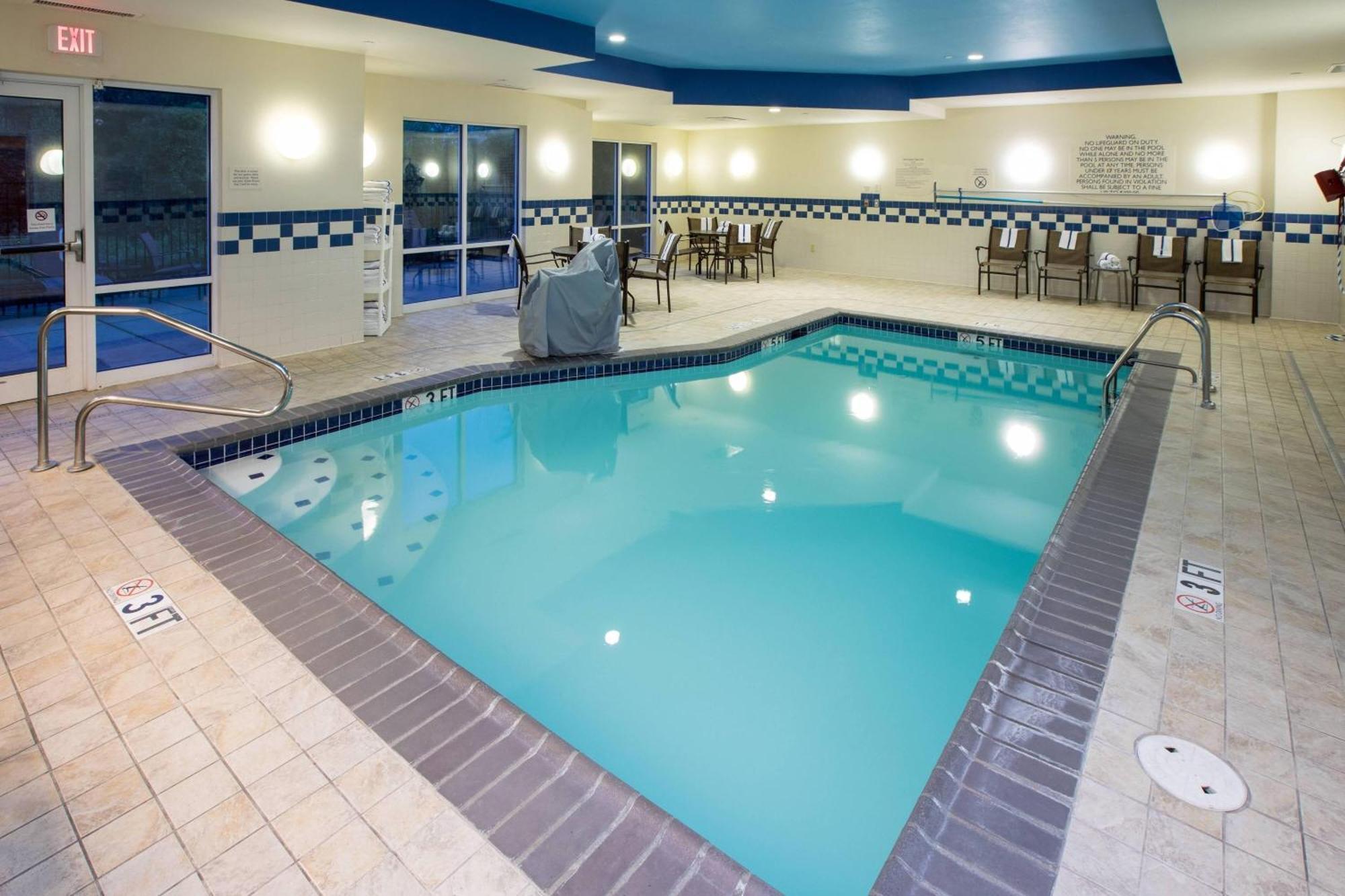 Fairfield Inn & Suites By Marriott אליזבתטאון מראה חיצוני תמונה