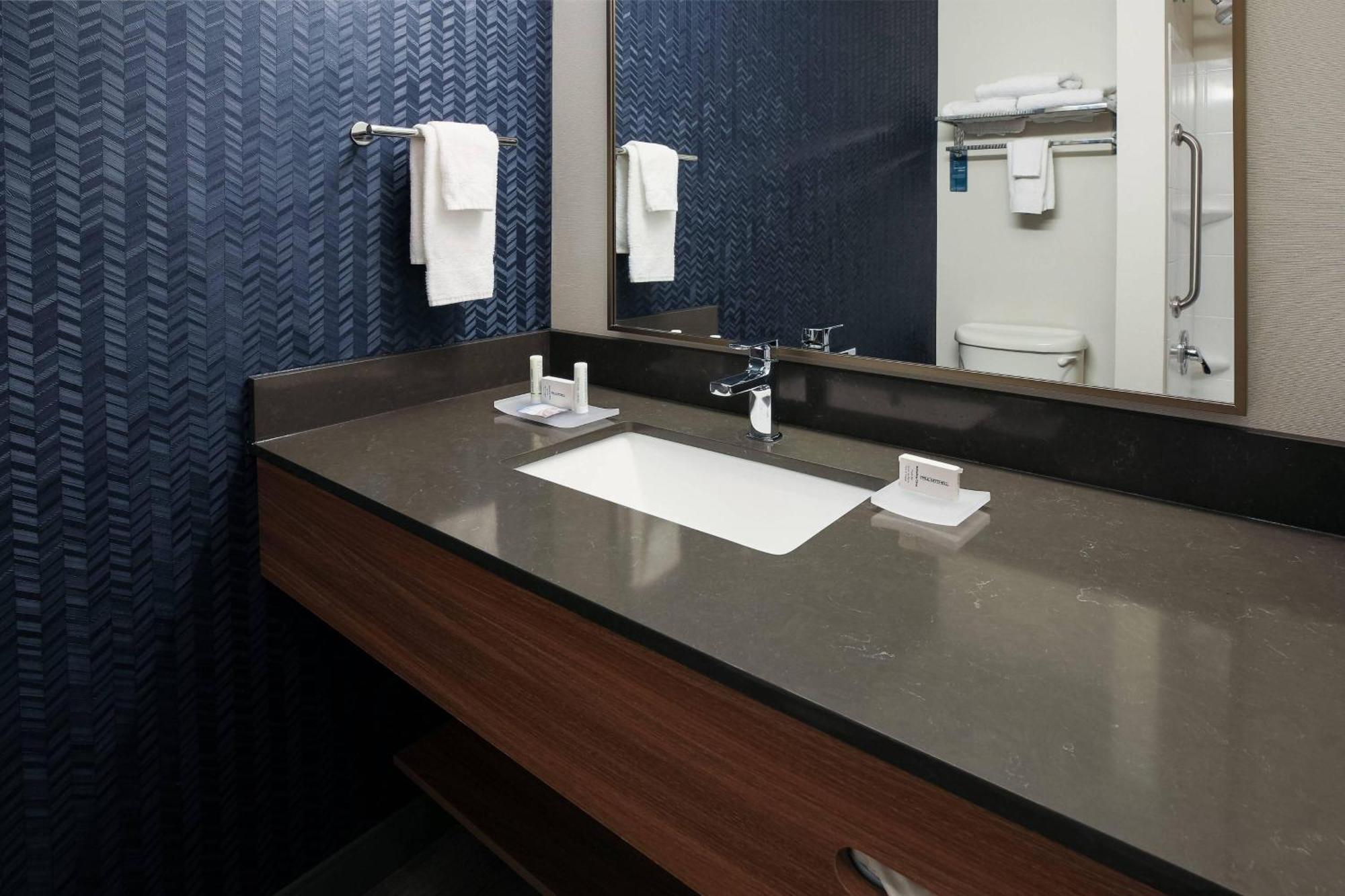 Fairfield Inn & Suites By Marriott אליזבתטאון מראה חיצוני תמונה